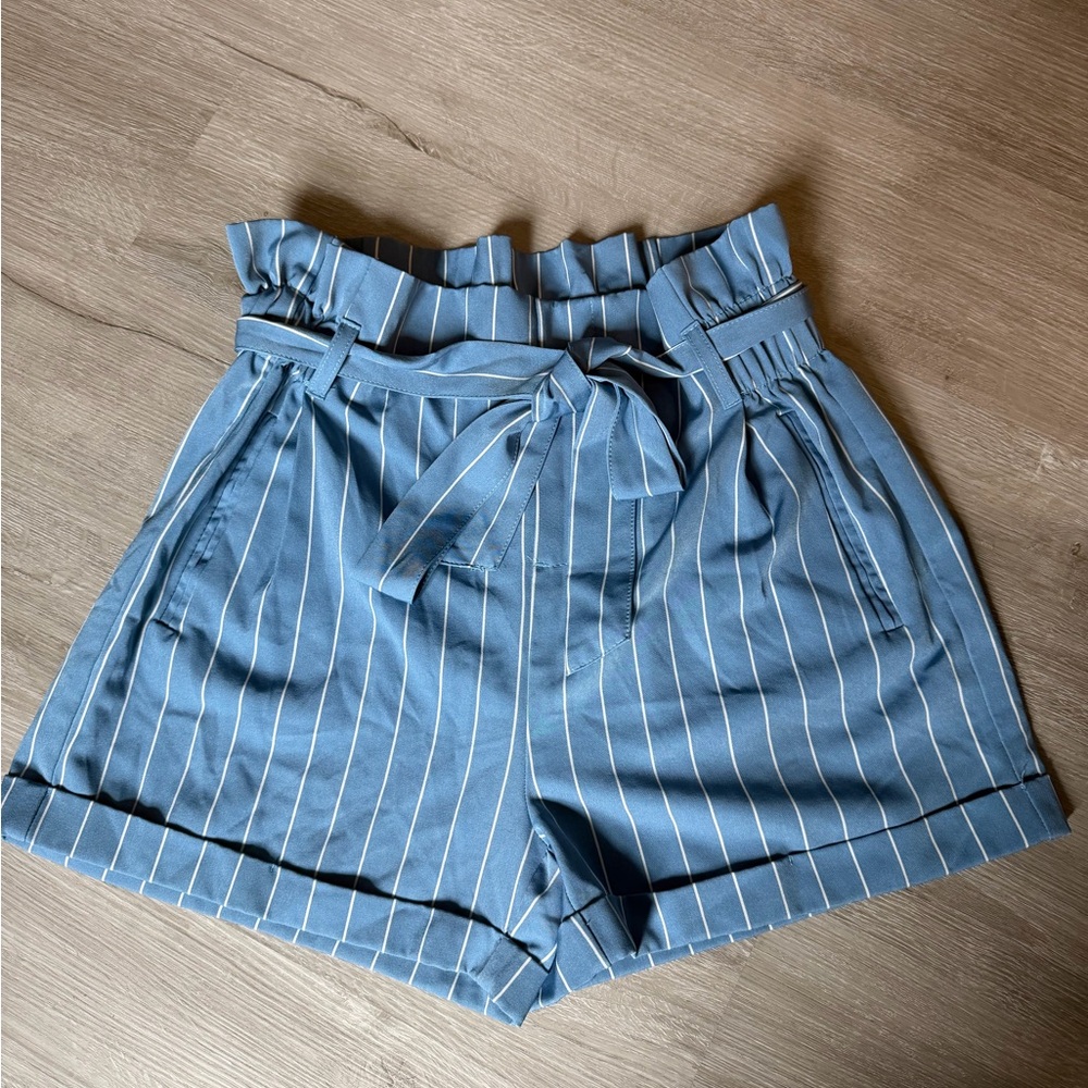 Charlotte Russe Paperbag Waist Shorts Large Blue Stripe Tie Belt